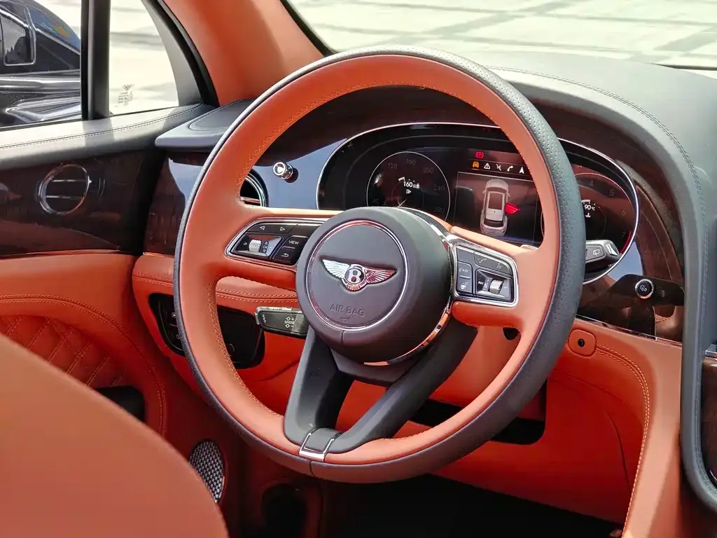 Bentley Bentayga 2022 из CN, фото 4