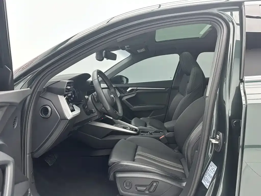 Audi A3 2023 из CN, фото 9