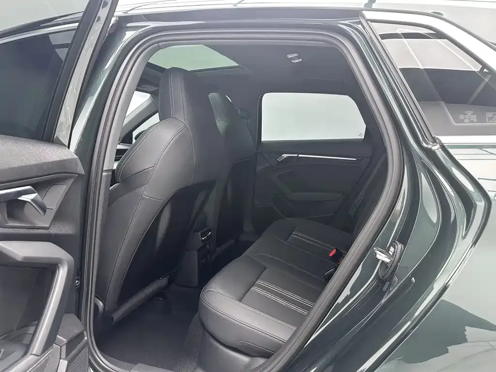 Audi A3 2023 из CN, фото 4