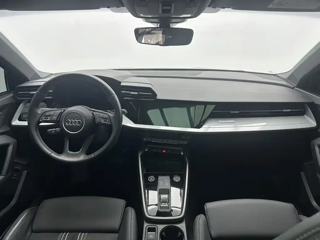 Audi A3 2023 из CN, фото 3