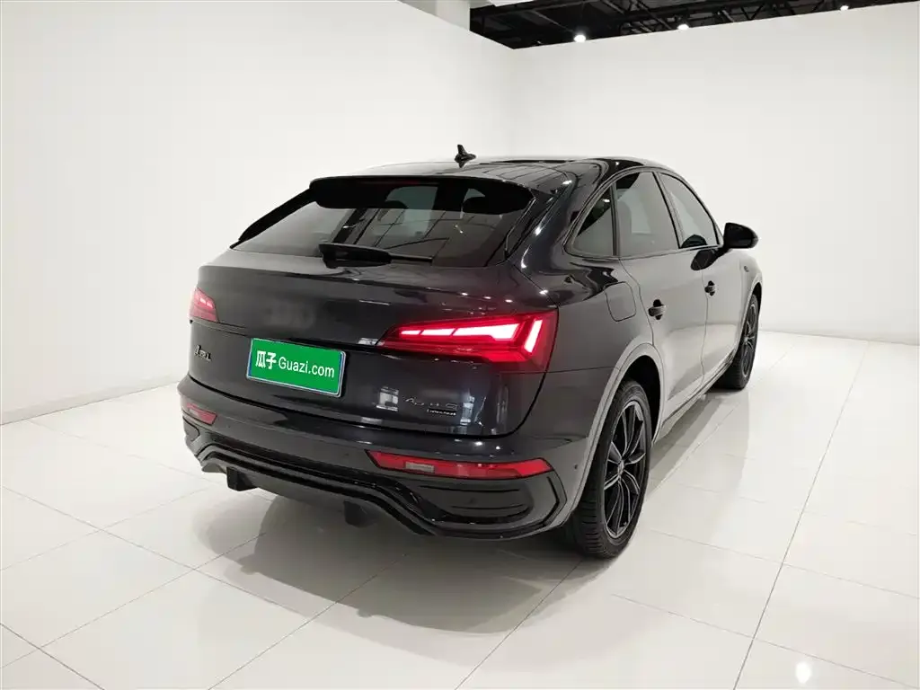 Audi Q5L Sportback 2022 из CN, фото 2