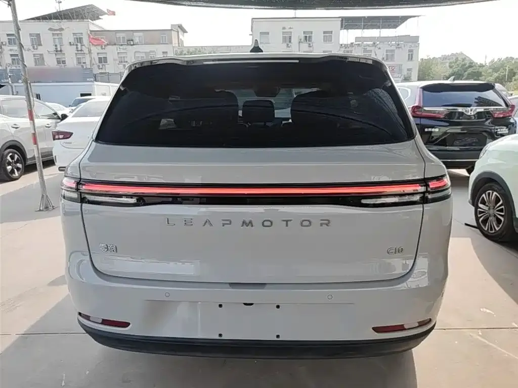 Leapmotor C10 — фото 10