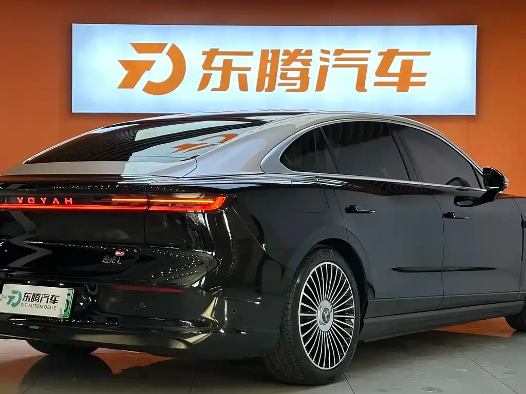 VOYAH Zhuiguang L 2025 из CN, фото 2