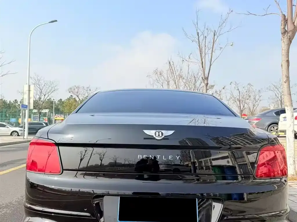 Bentley Flying Spur PHEV 2023 из CN, фото 5