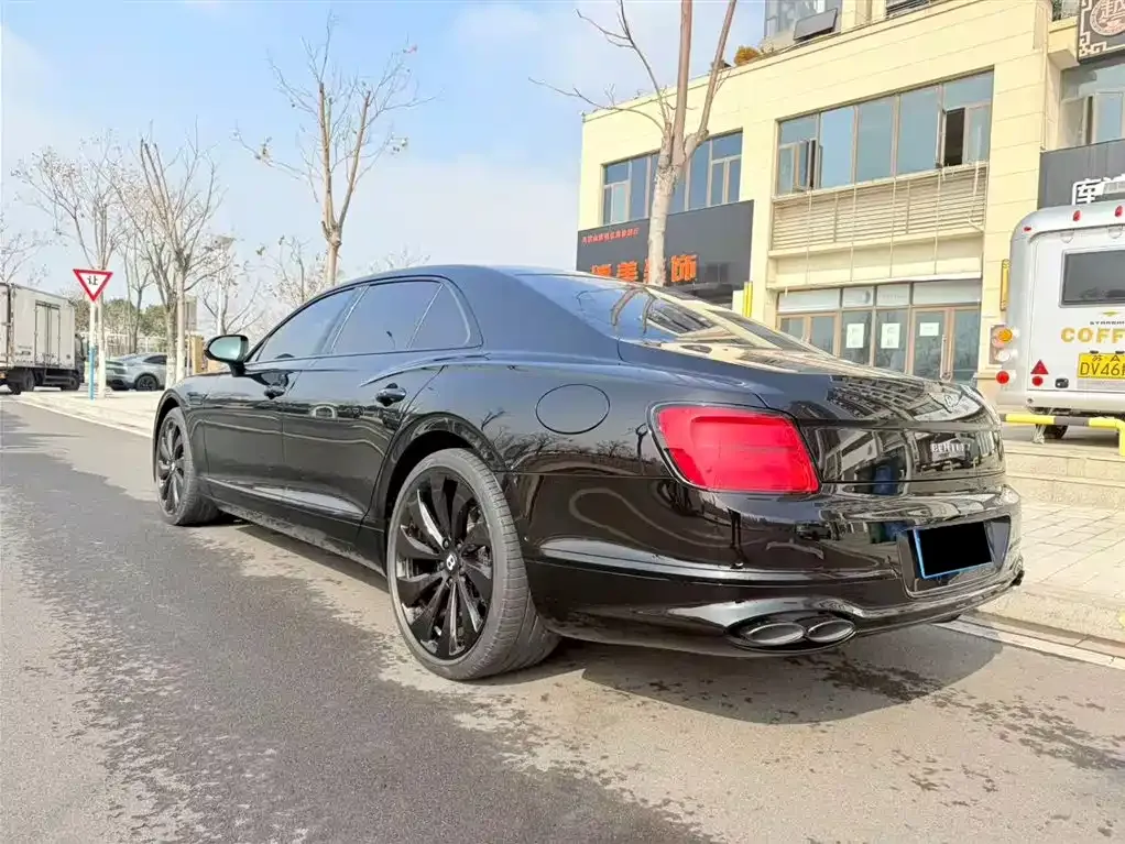 Bentley Flying Spur PHEV 2023 из CN, фото 9