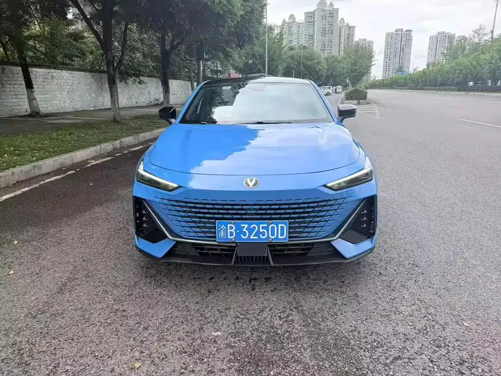 Changan UNI-V 2023 из CN, фото 1