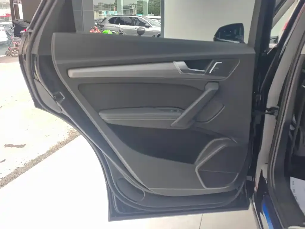 Audi Q5L 2024 из CN, фото 7