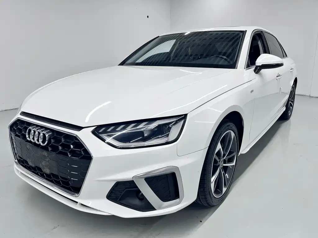 Audi A4L 2023 из CN, фото 1