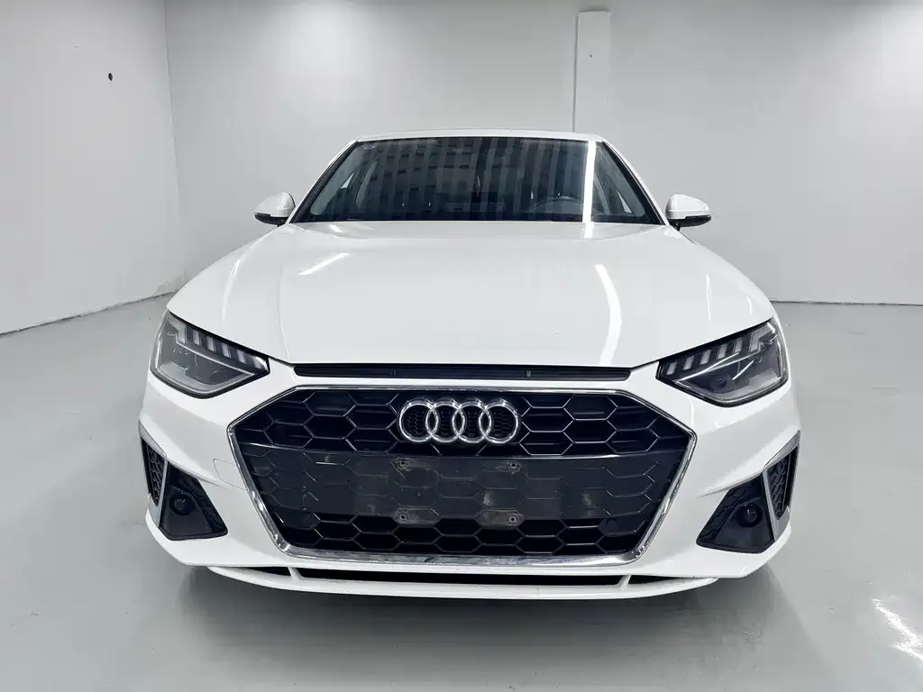Audi A4L 2023 из CN, фото 9