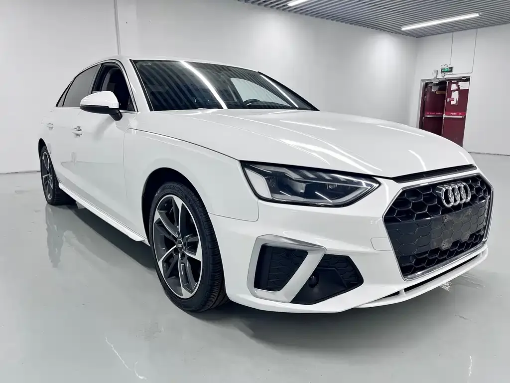 Audi A4L 2023 из CN, фото 3