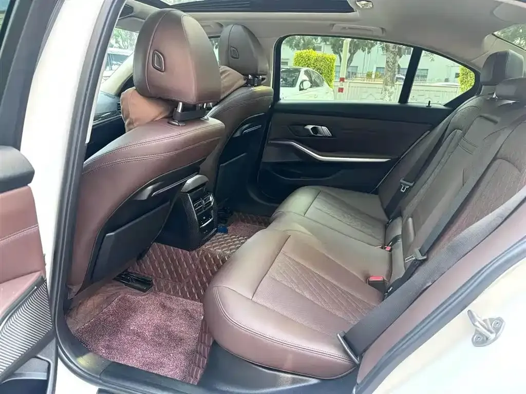BMW 3 Series 2021 из CN, фото 6