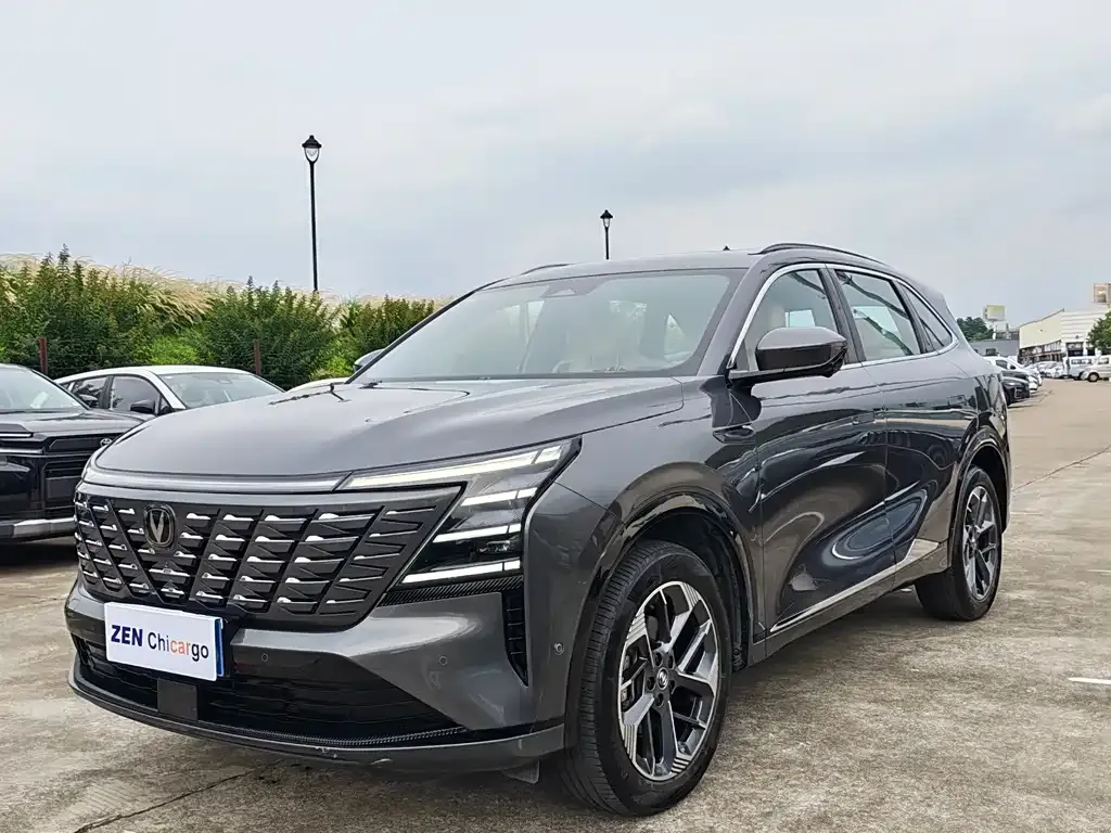Changan CS75PLUS — фото 1