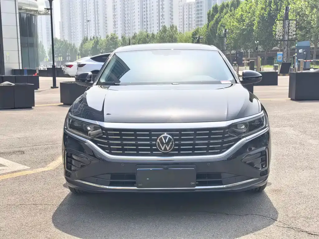 Volkswagen Passat 2023 из CN, фото 4