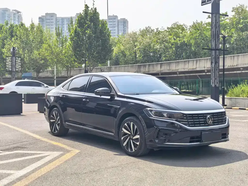 Volkswagen Passat 2023 из CN, фото 10