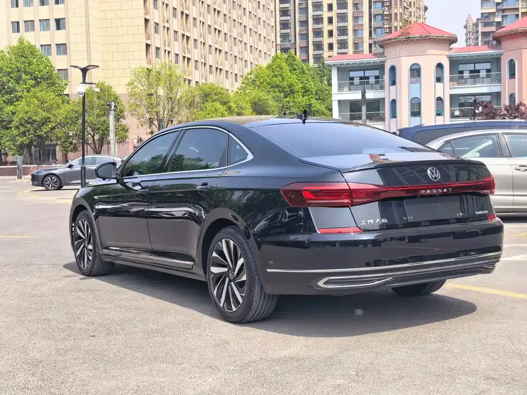 Volkswagen Passat 2023 из CN, фото 8