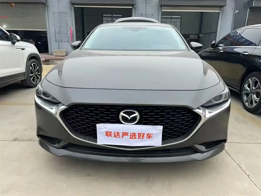 Mazda 3 Axela 2023 из CN, фото 2