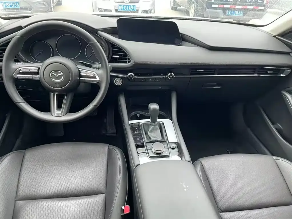 Mazda 3 Axela 2023 из CN, фото 8