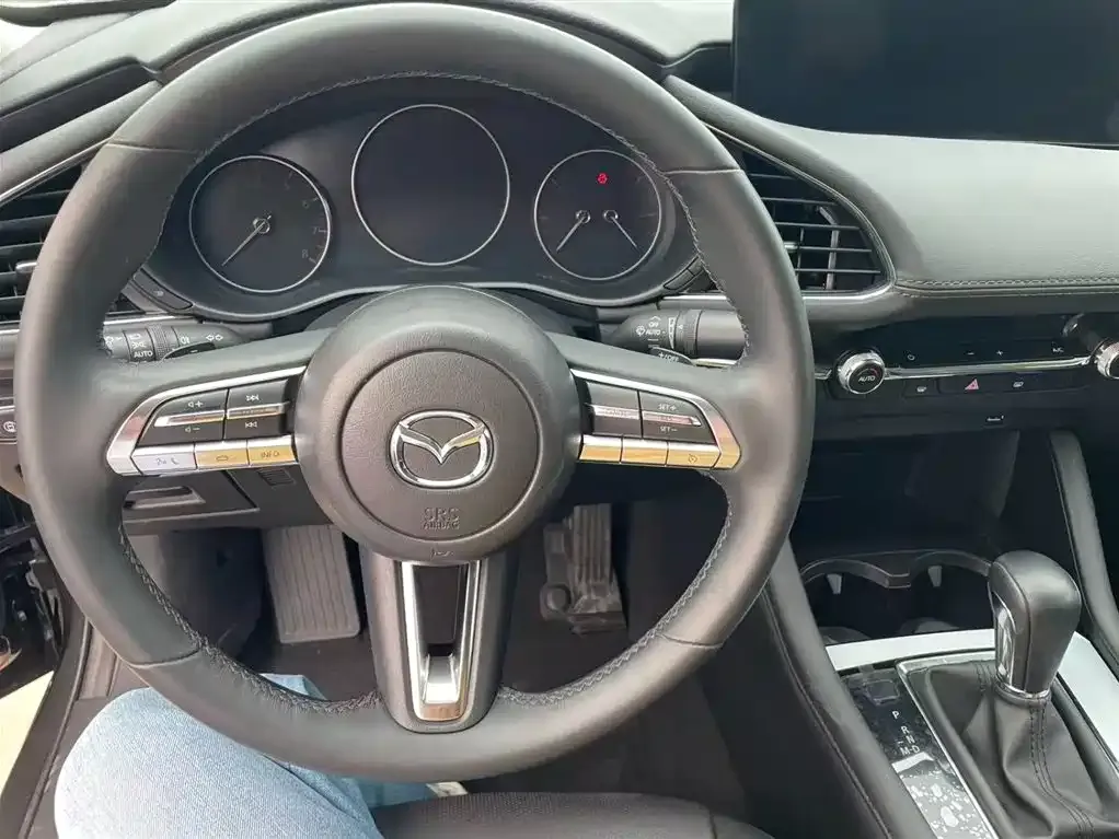 Mazda 3 Axela 2023 из CN, фото 4