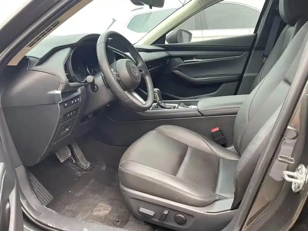 Mazda 3 Axela 2023 из CN, фото 9