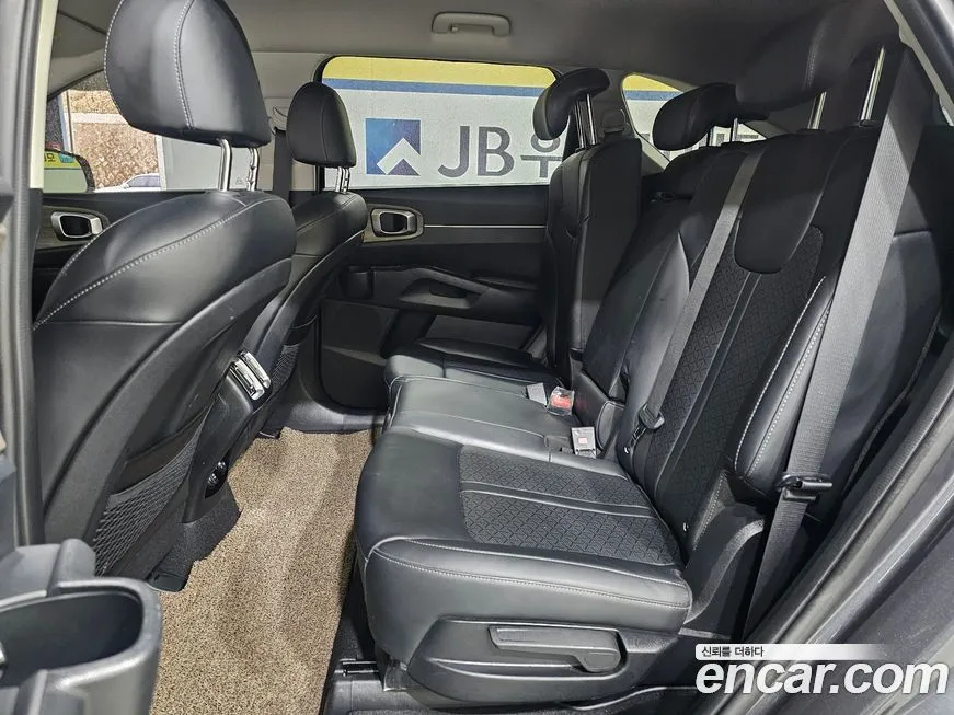 Kia Sorento — фото 10