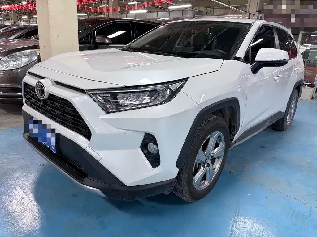 Toyota RAV4 2022 из CN, фото 1