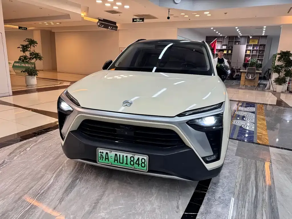 NIO ES8