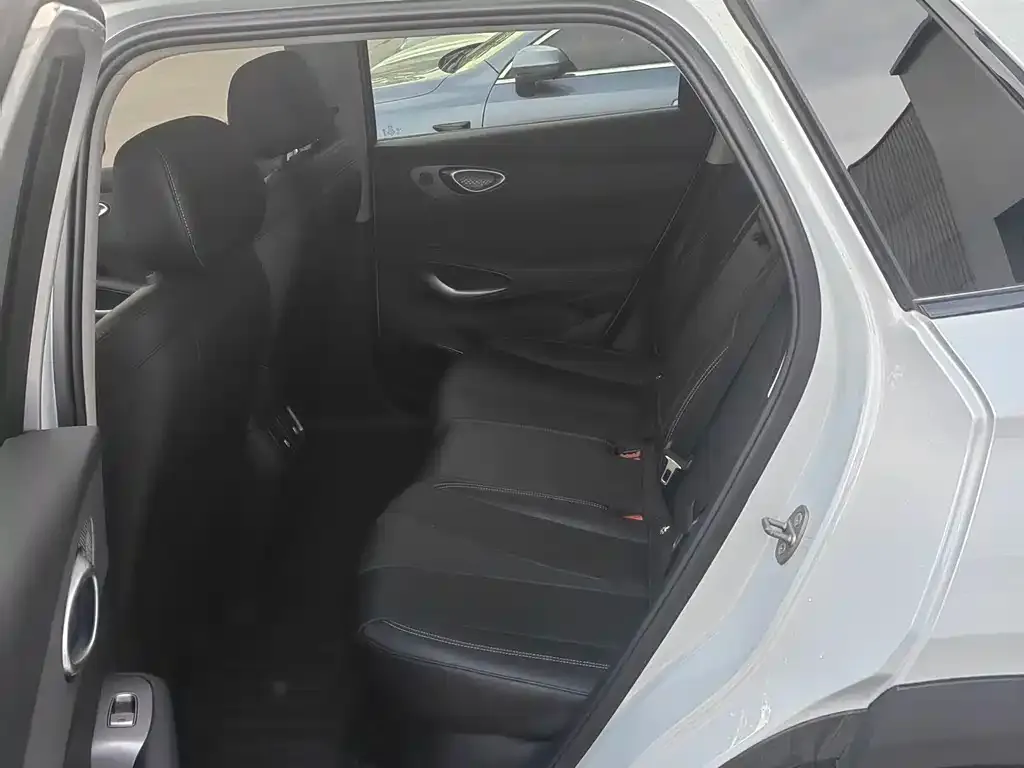 BYD Hiace 05 EV — фото 2