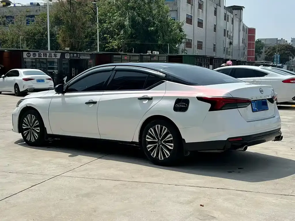 Nissan Teana — фото 2
