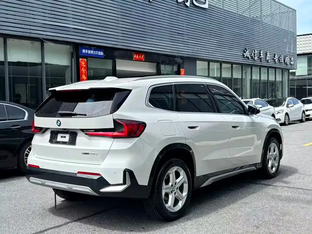 BMW X1 — фото 9