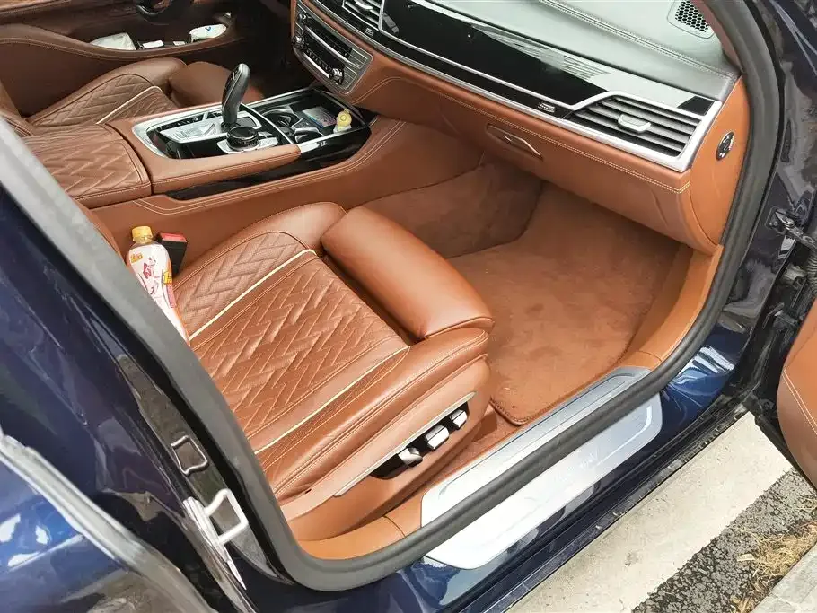 BMW 7 Series 2021 из CN, фото 6