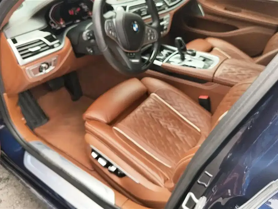 BMW 7 Series 2021 из CN, фото 2