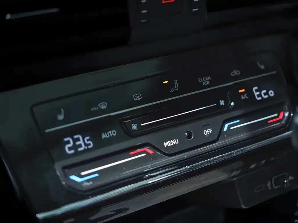 Volkswagen Passat New Energy 2023 из CN, фото 2
