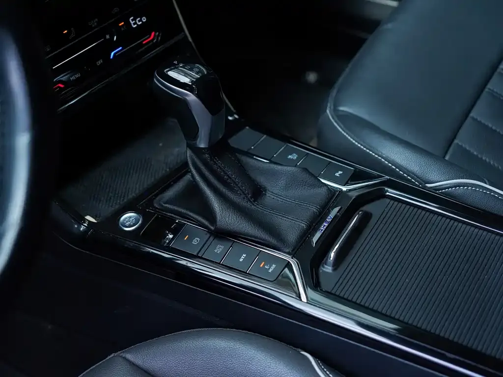 Volkswagen Passat New Energy 2023 из CN, фото 6