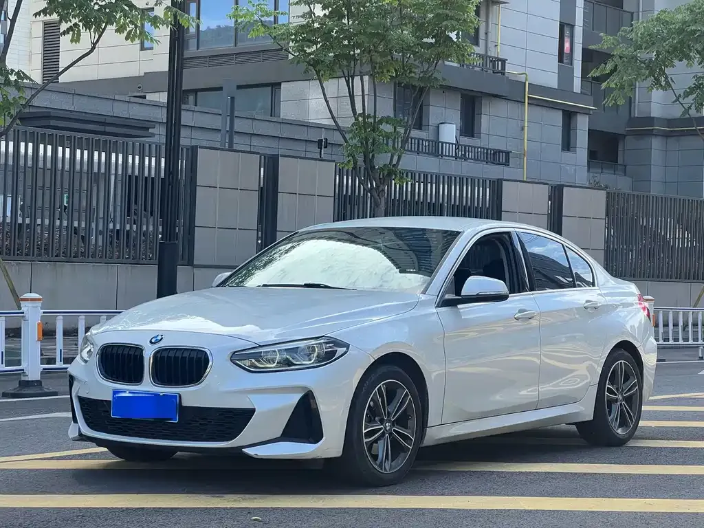 BMW 1 Series — фото 1
