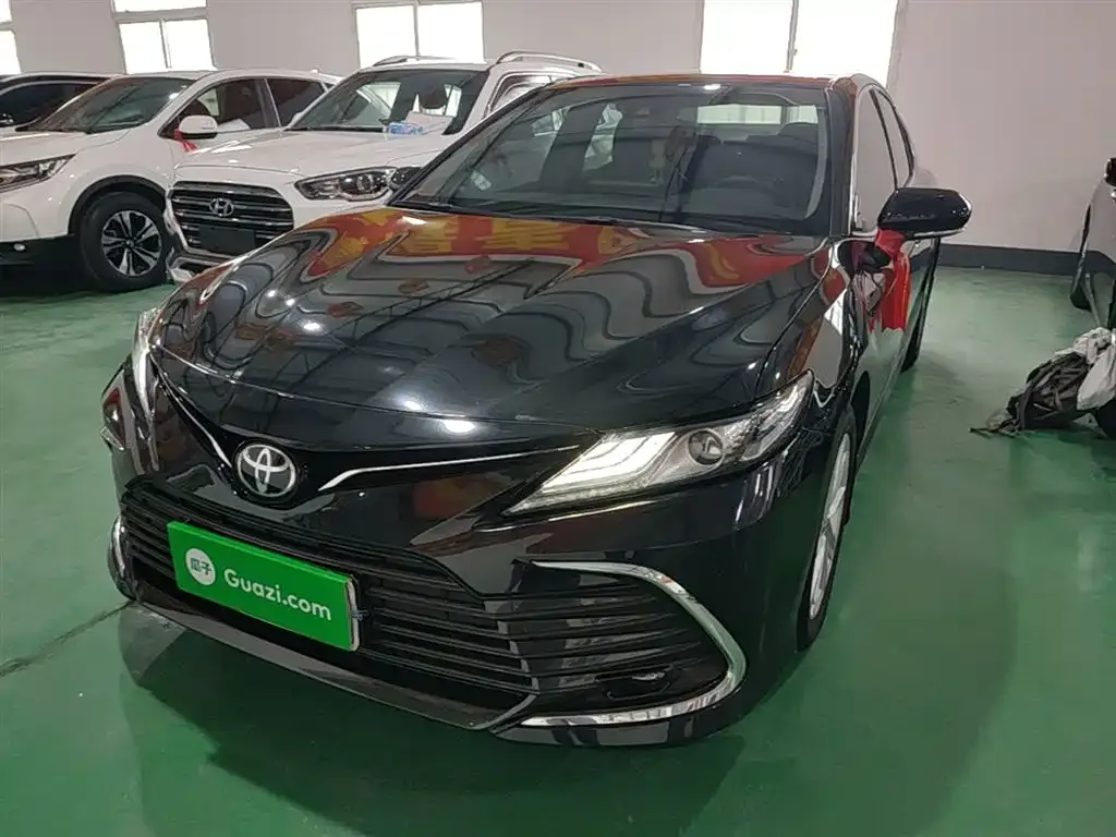 Toyota Camry — фото 10