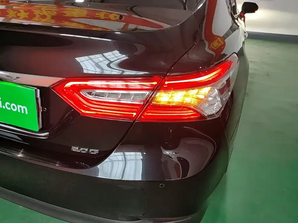 Toyota Camry — фото 9