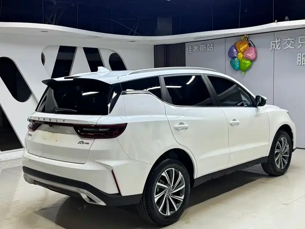 Geely Vision X6 — фото 9