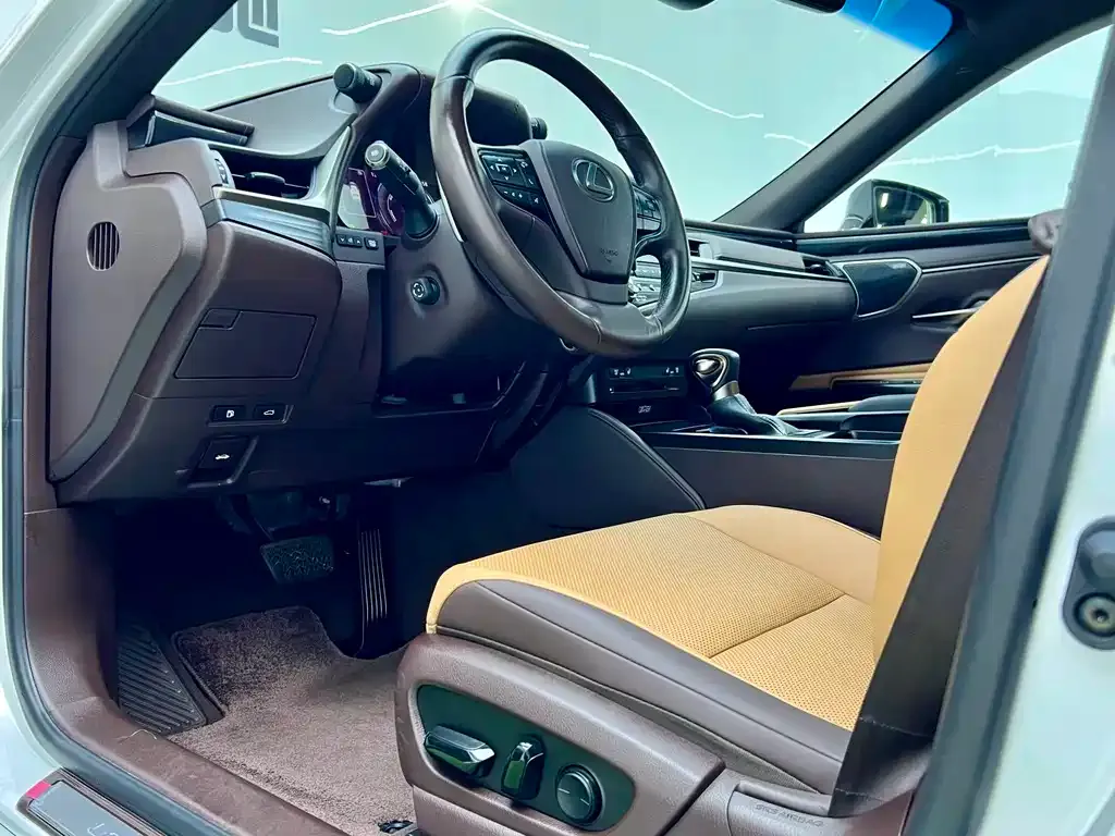 Lexus ES 2021 из CN, фото 6