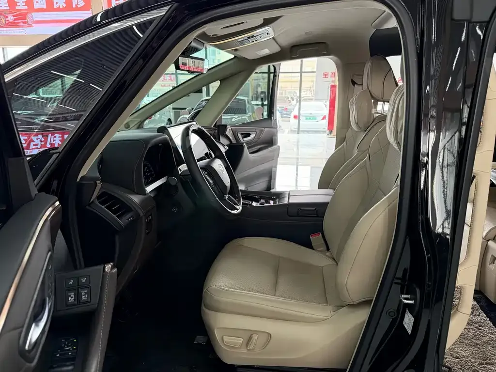 Toyota Alphard — фото 5