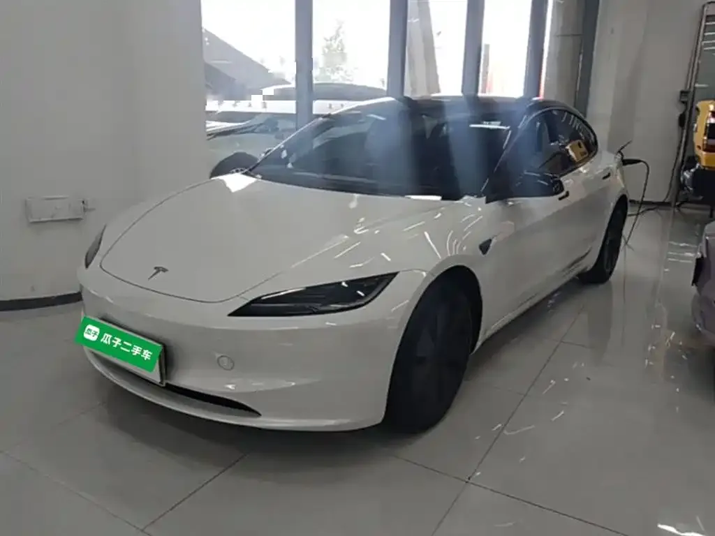 Tesla Model 3 — фото 4