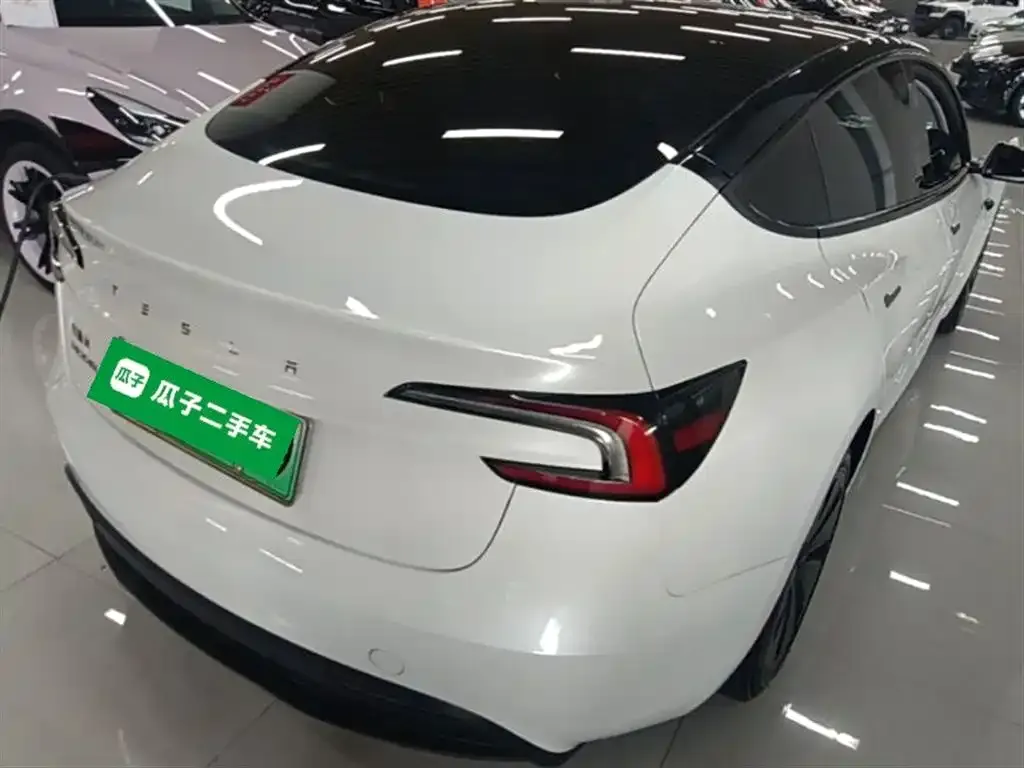Tesla Model 3 — фото 6
