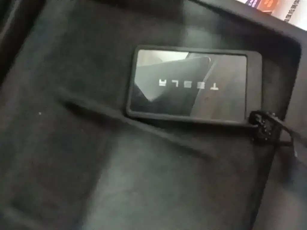 Tesla Model 3 — фото 3