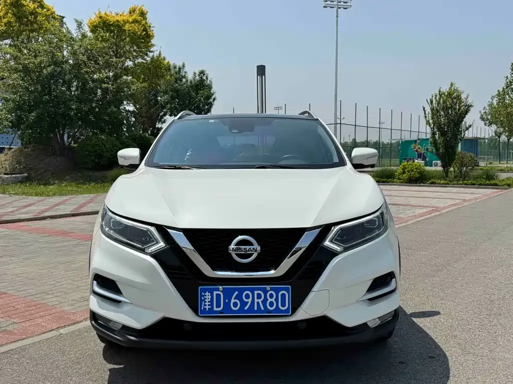 Nissan Qashqai — фото 7