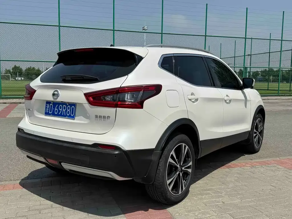 Nissan Qashqai — фото 4