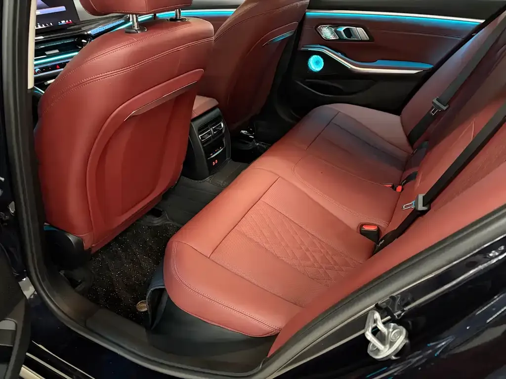 BMW 3 Series 2025 из CN, фото 3