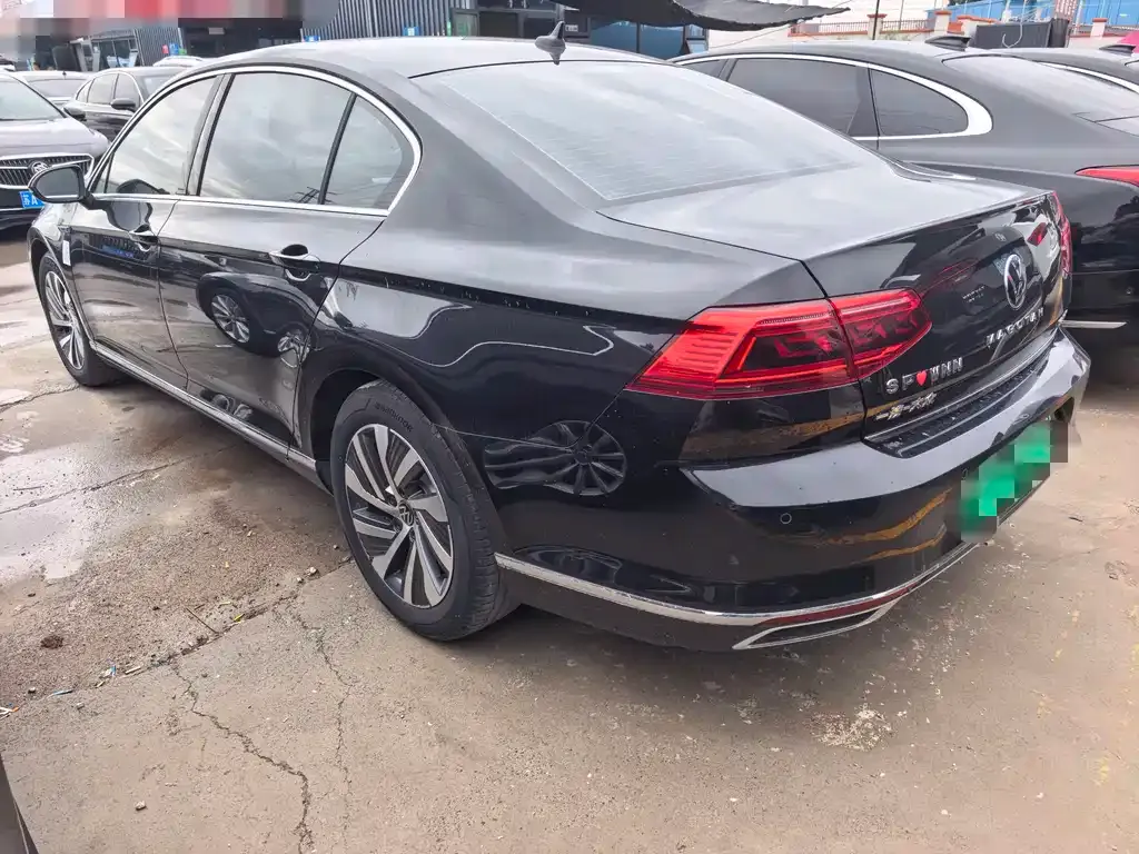 Volkswagen Magotan GTE PHEV 2023 из CN, фото 4