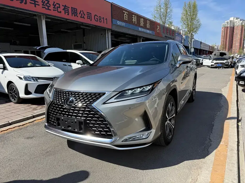 Lexus RX — фото 1
