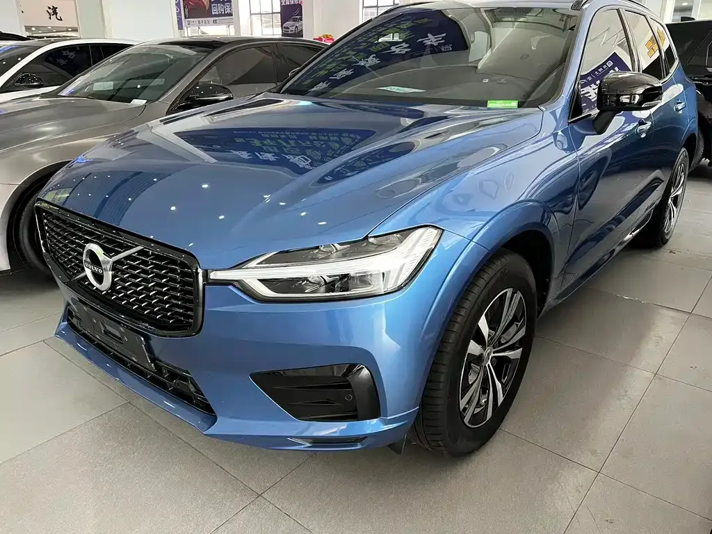 Volvo XC60 — фото 1