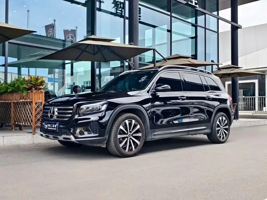 Mercedes-Benz GLB — фото 1