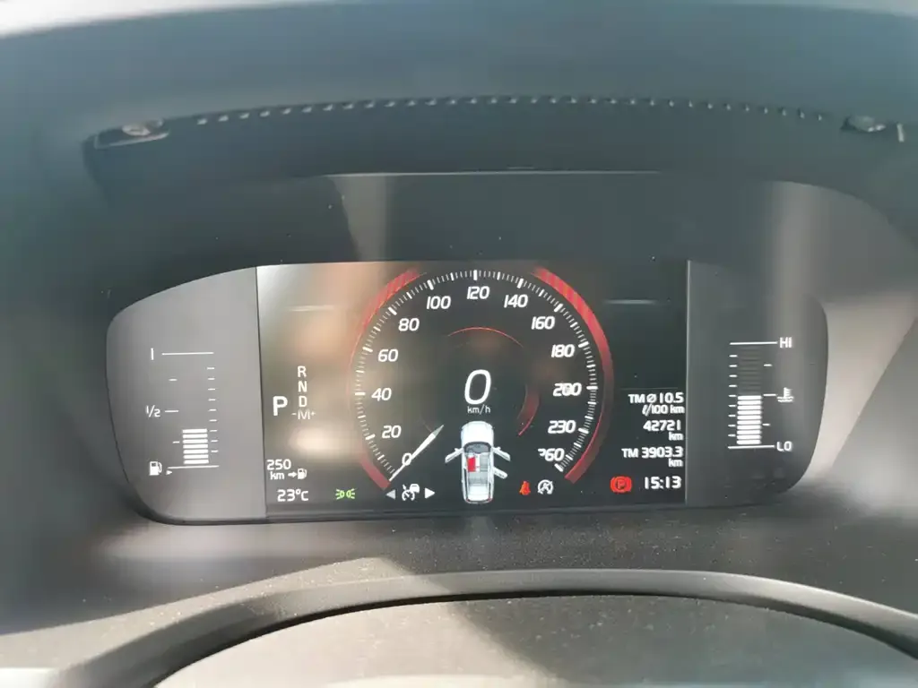 Volvo V60 2022 из CN, фото 4